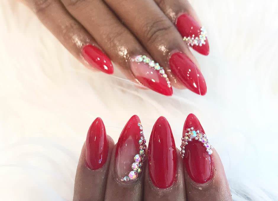 Swarovski nail art San Valentino unghie gel rosse