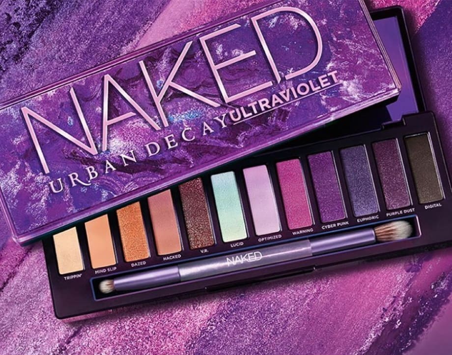 la nuova palette di ombretti Naked Ultraviolet in vivaci tonalità viola e l...